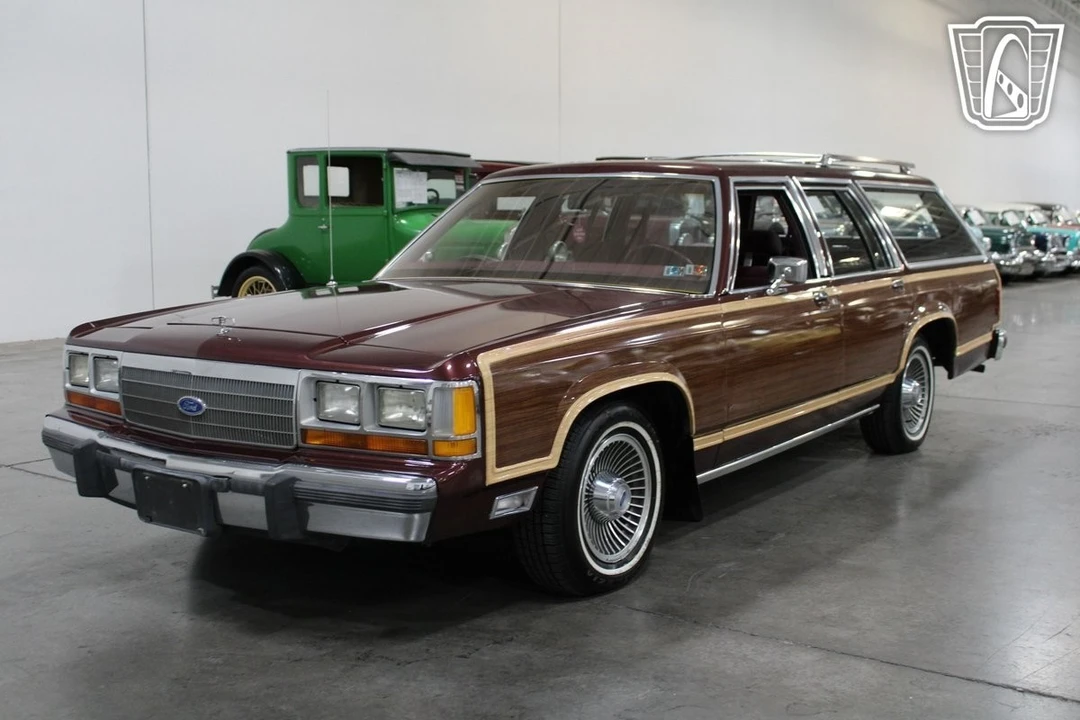1990 Ford Country Squire - Image 13 of 21