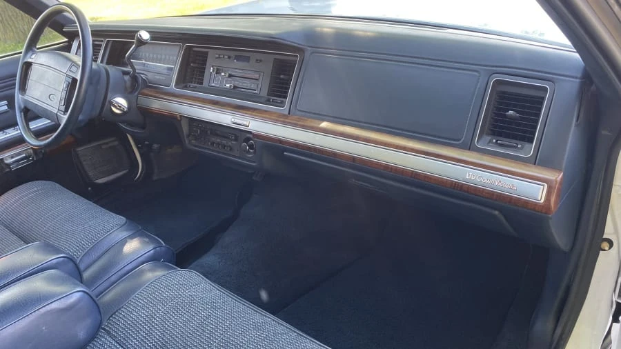 1990 Ford Country Squire - Image 5 of 13