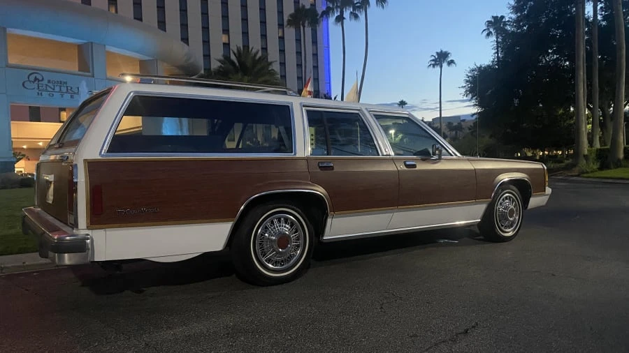 1990 Ford Country Squire - Image 11 of 13
