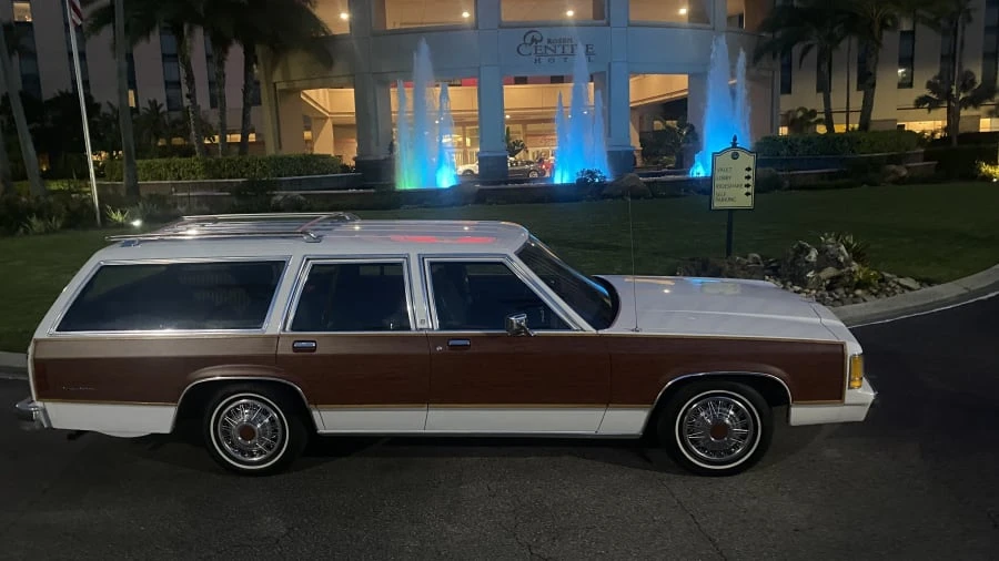 1990 Ford Country Squire - Image 12 of 13
