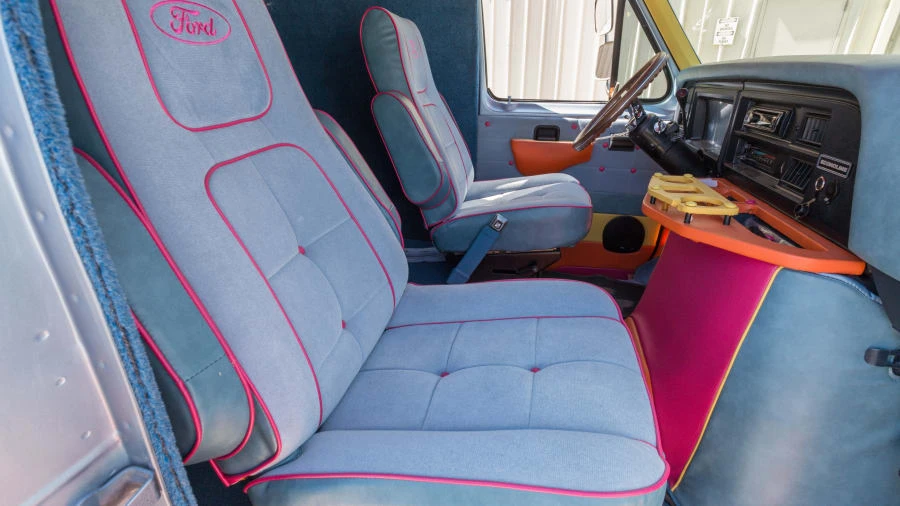 1990 Ford Econoline Van - Image 5 of 10