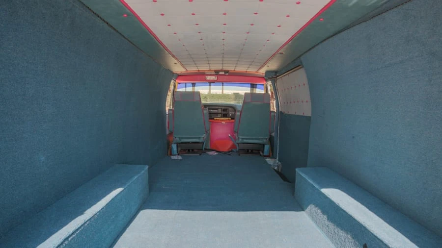 1990 Ford Econoline Van - Image 9 of 10