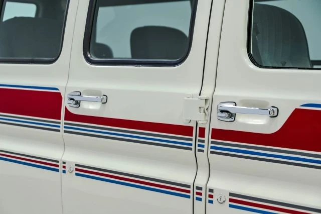 1990 Ford Econoline Van - Image 28 of 31