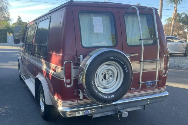 1990 Ford Econoline Van - Image 2 of 8