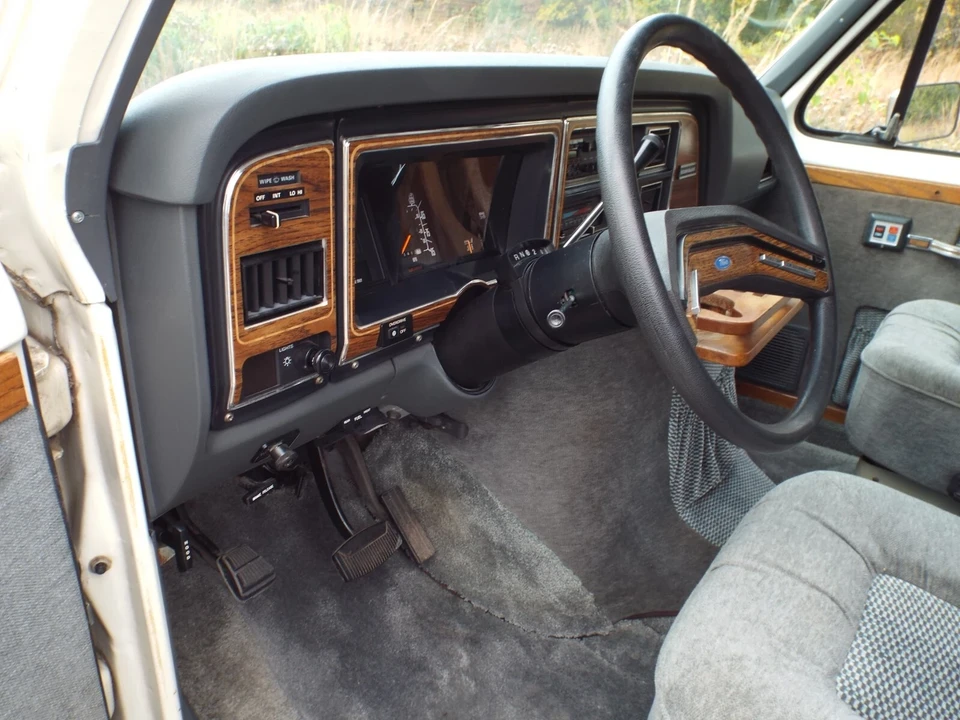 1990 Ford Econoline Van - Image 11 of 21