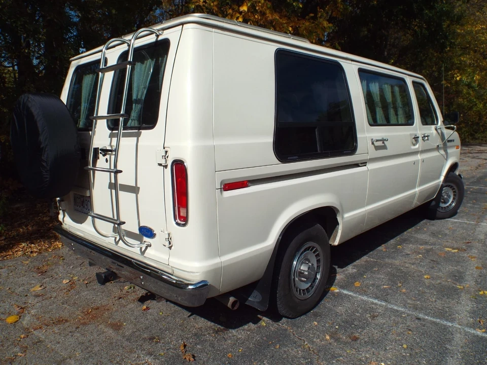 1990 Ford Econoline Van - Image 6 of 21