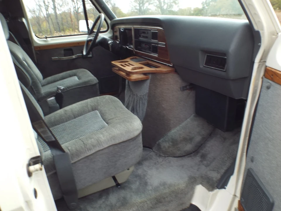 1990 Ford Econoline Van - Image 14 of 21