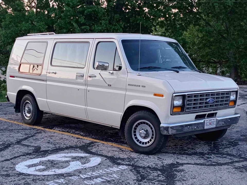 1990 Ford Econoline Van - Image 4 of 21