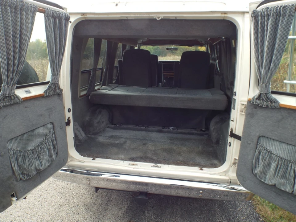 1990 Ford Econoline Van - Image 18 of 21