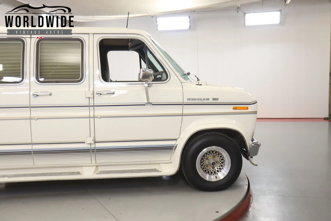 1990 Ford Econoline Van - Image 8 of 12