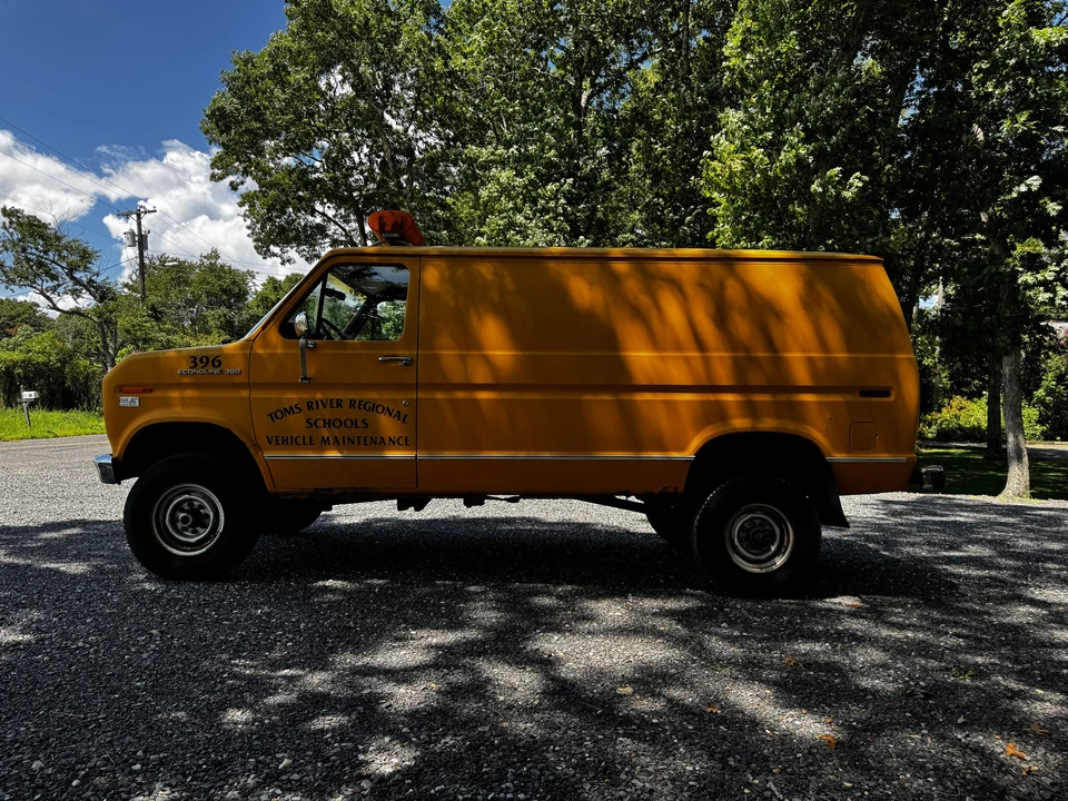 1990 Ford Econoline Van - Image 8 of 31