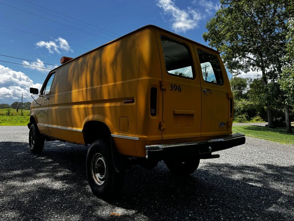 1990 Ford Econoline Van - Image 11 of 31