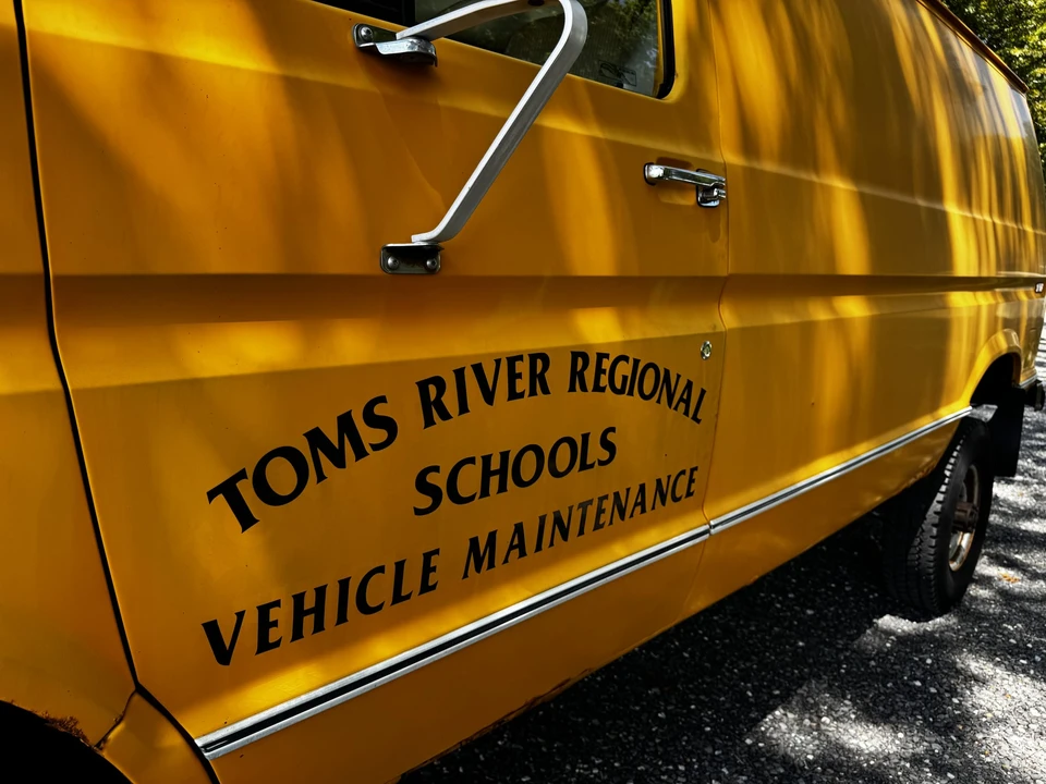 1990 Ford Econoline Van - Image 18 of 31