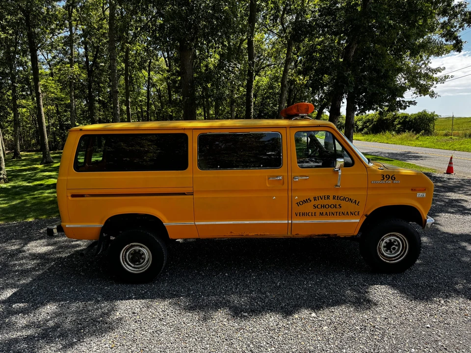 1990 Ford Econoline Van - Image 16 of 31