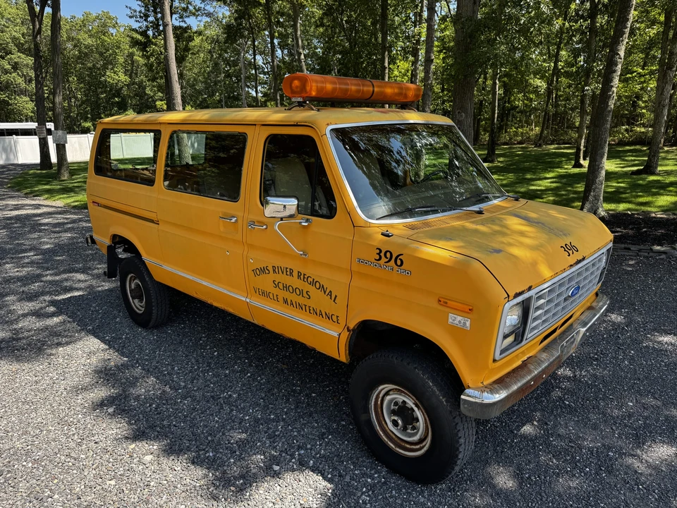 1990 Ford Econoline Van - Image 3 of 31