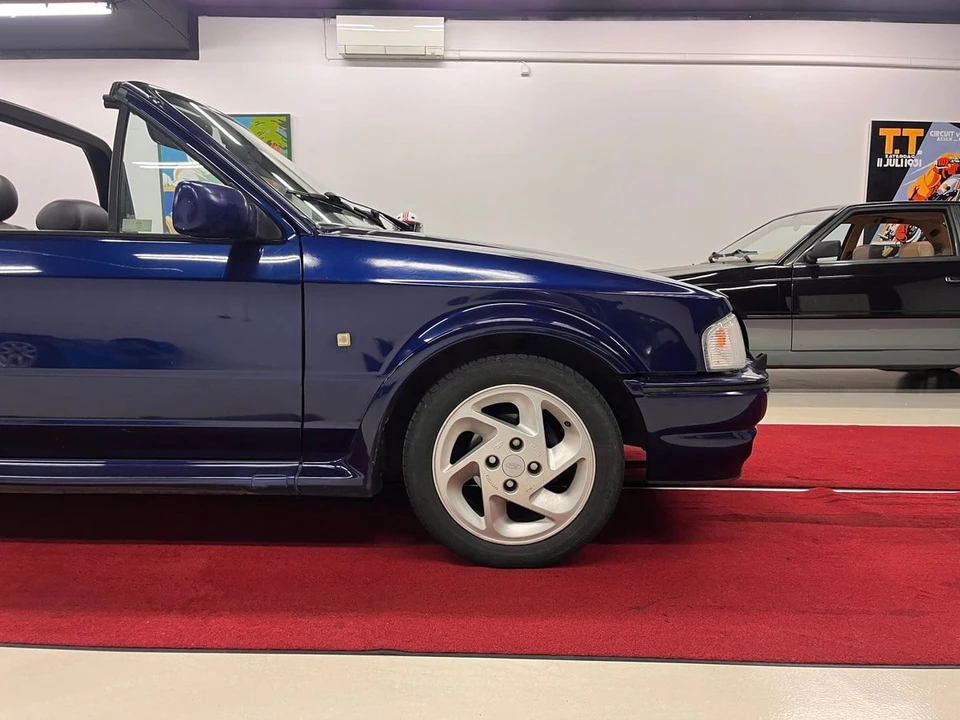 1990 Ford Escort - Image 26 of 30