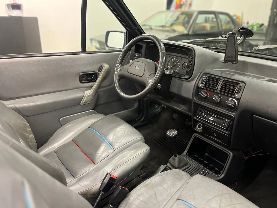 1990 Ford Escort - Image 28 of 30