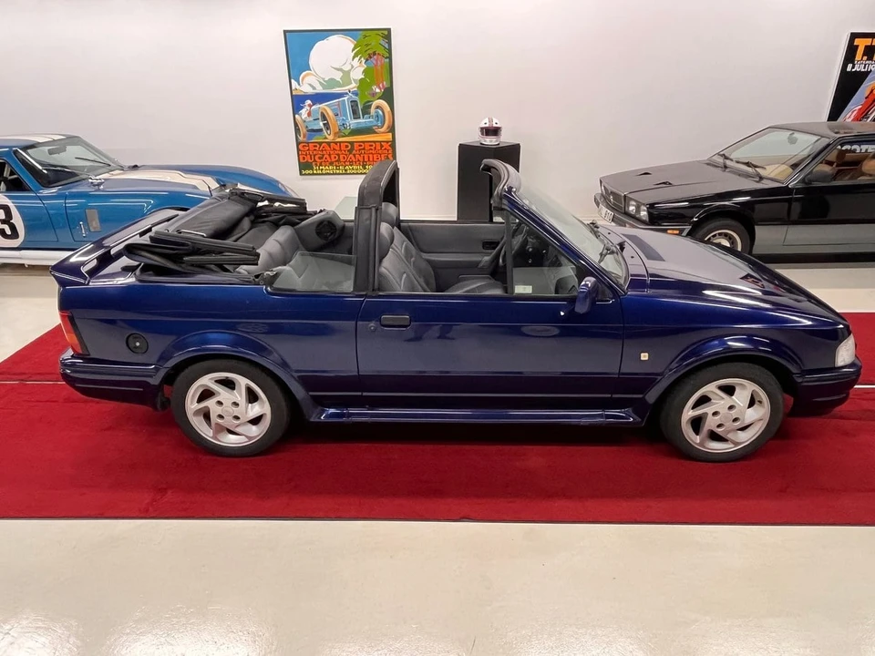 1990 Ford Escort - Image 16 of 30