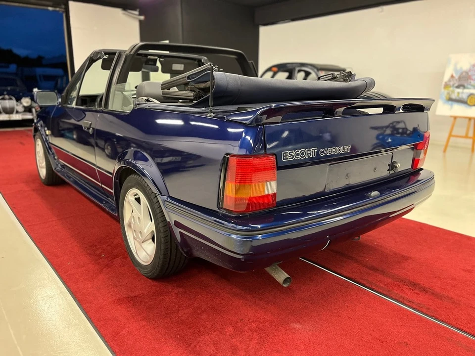 1990 Ford Escort - Image 17 of 30