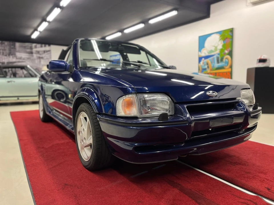 1990 Ford Escort - Image 14 of 30