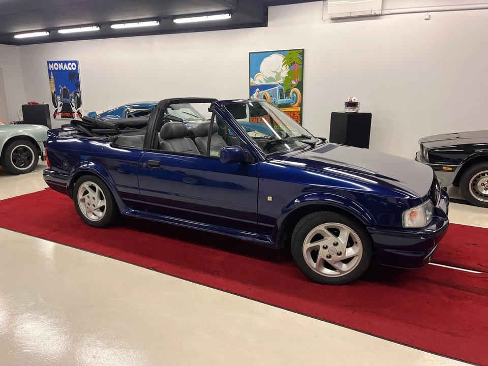 1990 Ford Escort - Image 2 of 30