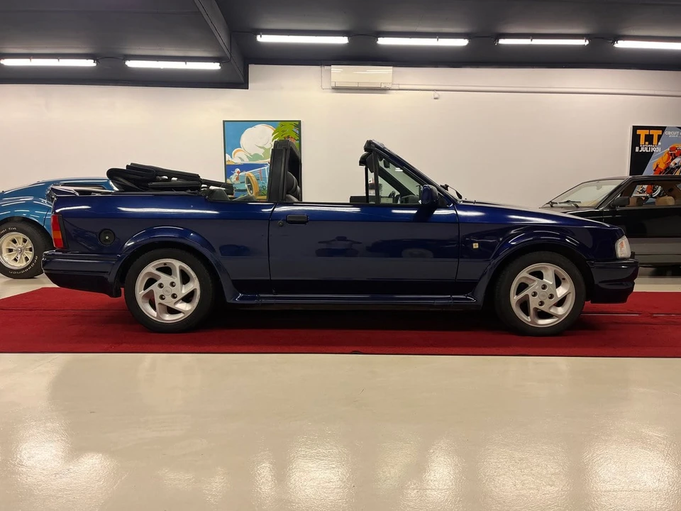 1990 Ford Escort - Image 5 of 30