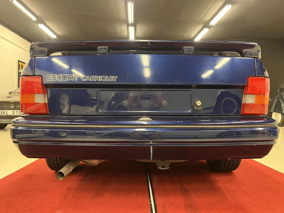 1990 Ford Escort - Image 19 of 30