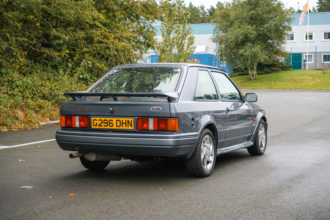 1990 Ford Escort - Image 13 of 31