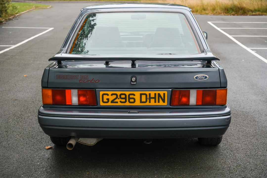 1990 Ford Escort - Image 14 of 31