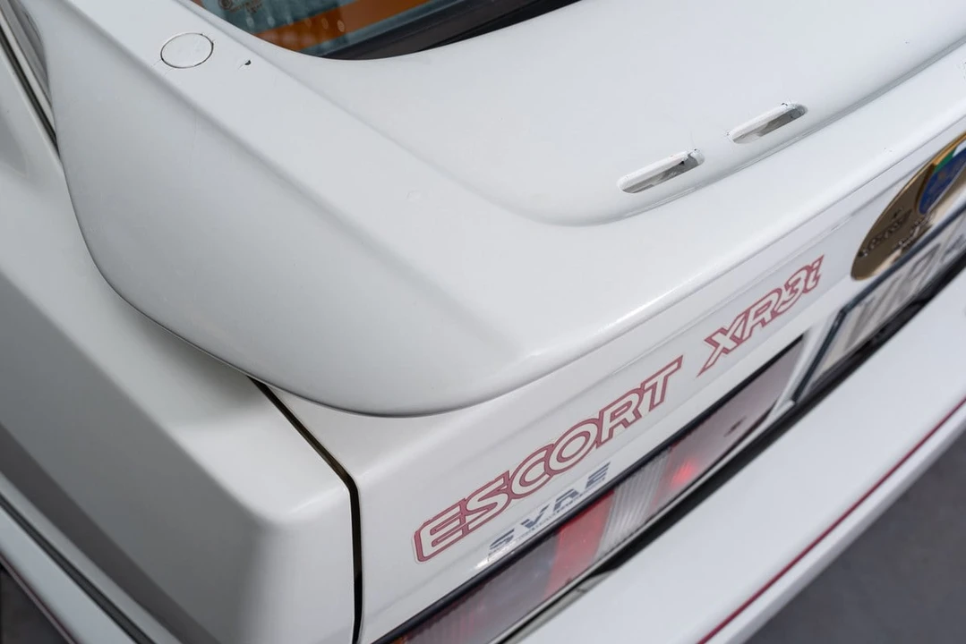 1990 Ford Escort - Image 12 of 26