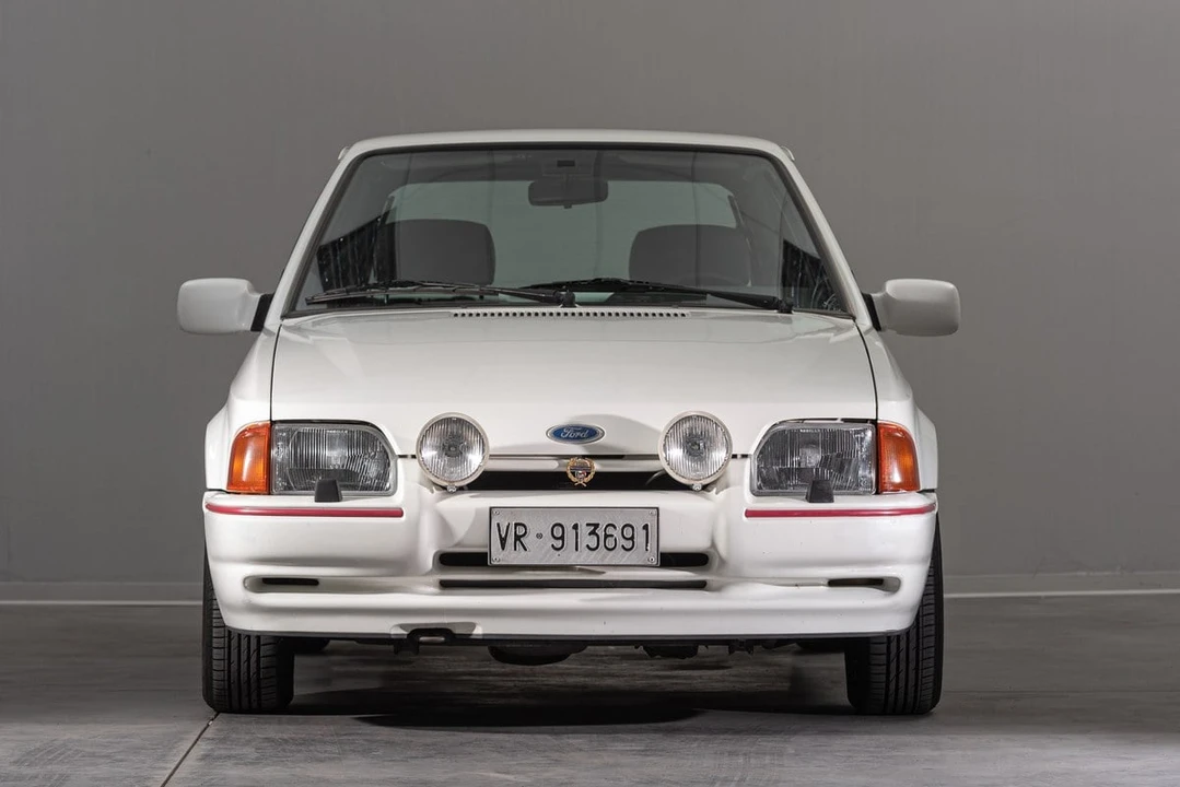 1990 Ford Escort - Image 2 of 26