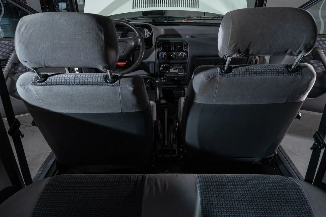 1990 Ford Escort - Image 7 of 26