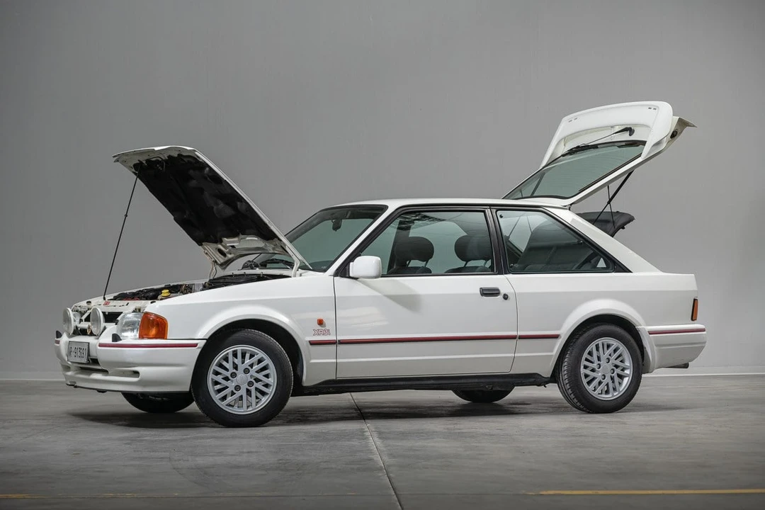 1990 Ford Escort - Image 19 of 26