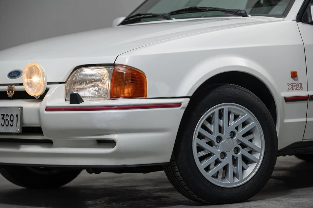 1990 Ford Escort - Image 15 of 26