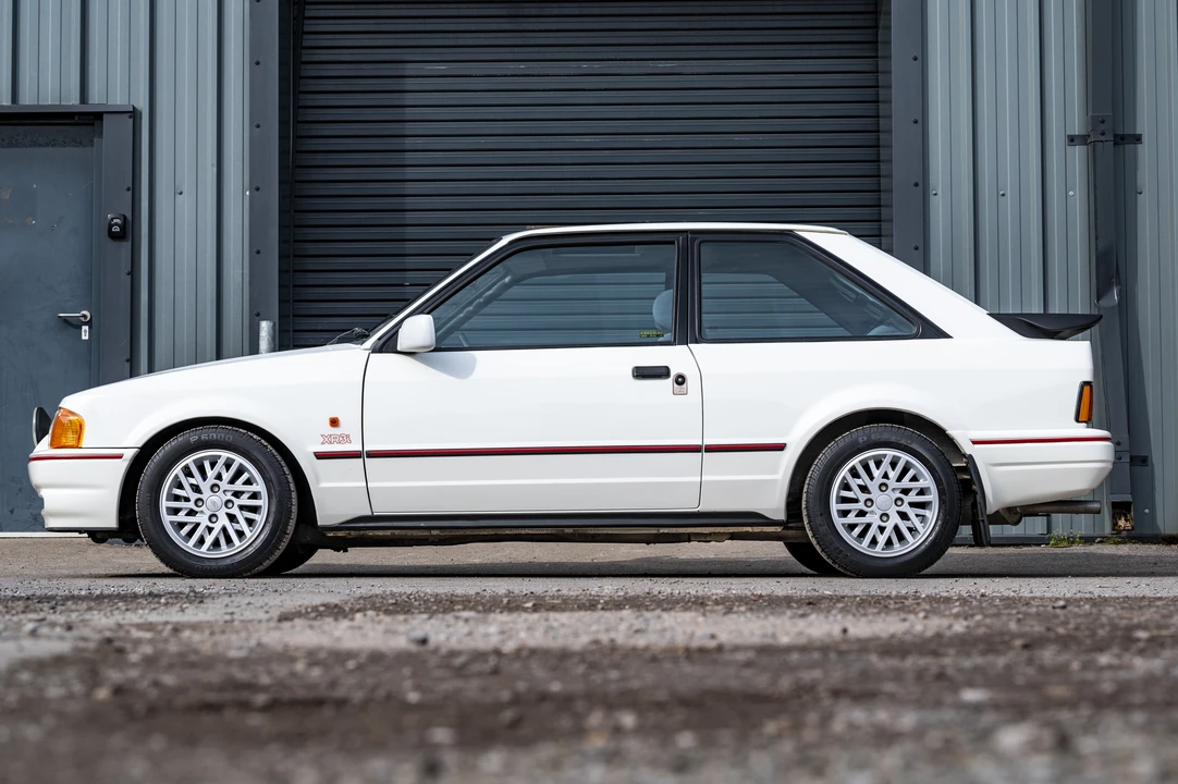 1990 Ford Escort - Image 8 of 31