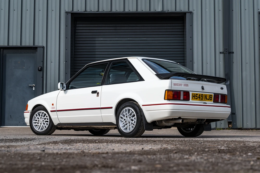 1990 Ford Escort - Image 15 of 31