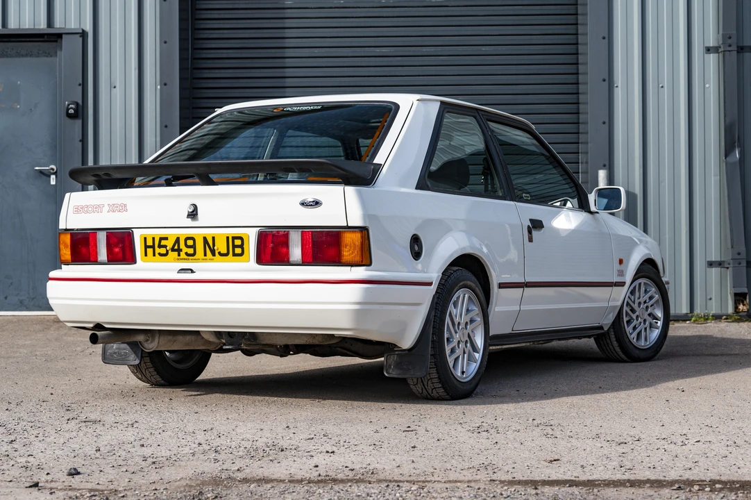 1990 Ford Escort - Image 5 of 31