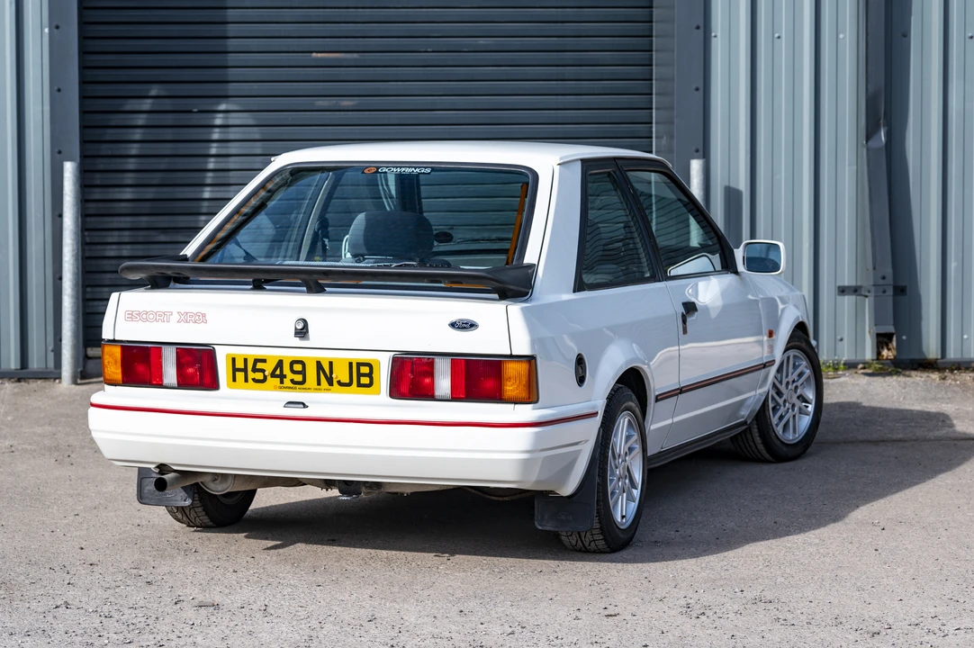 1990 Ford Escort - Image 13 of 31