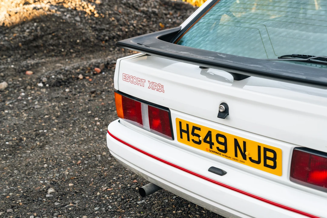 1990 Ford Escort - Image 16 of 31