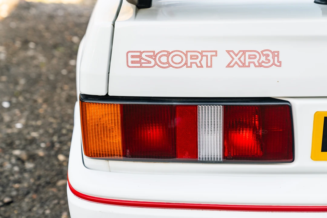 1990 Ford Escort - Image 19 of 31