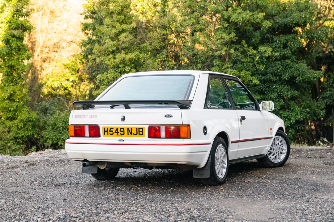 1990 Ford Escort - Image 6 of 31