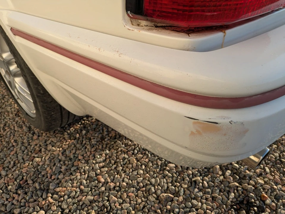 1990 Ford Escort - Image 28 of 30