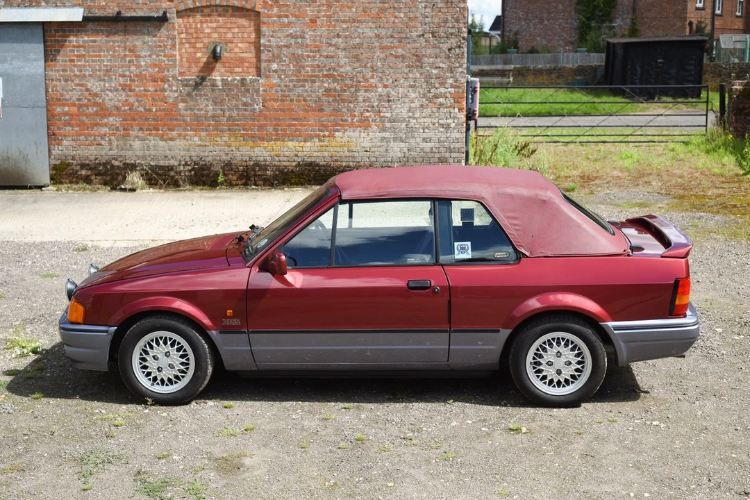 1989 Ford Escort - Image 21 of 30