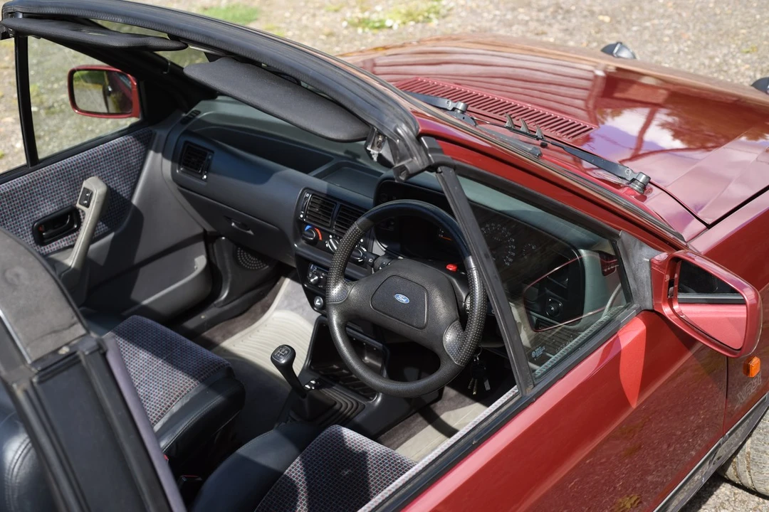 1989 Ford Escort - Image 26 of 30