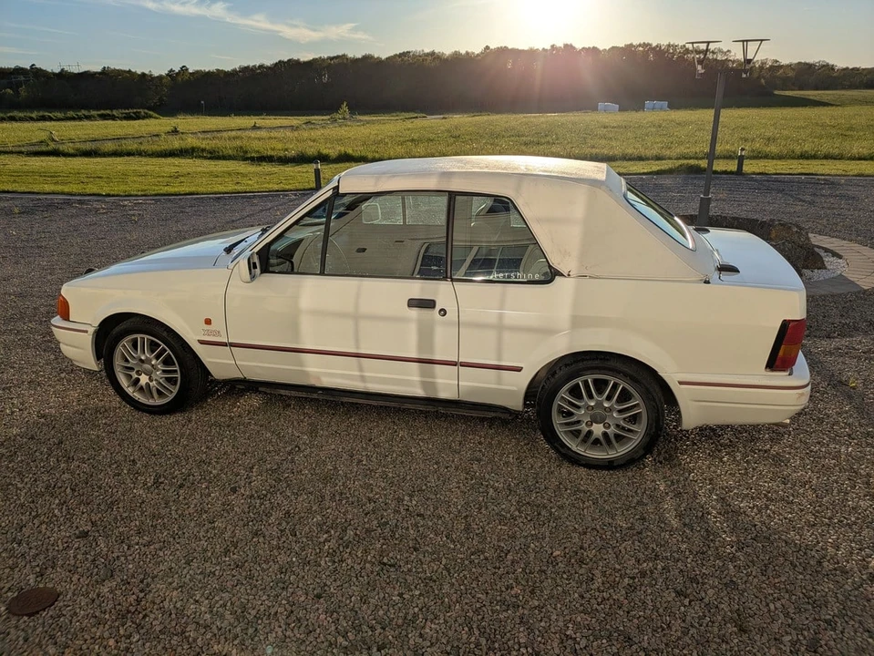 1990 Ford Escort - Image 3 of 30
