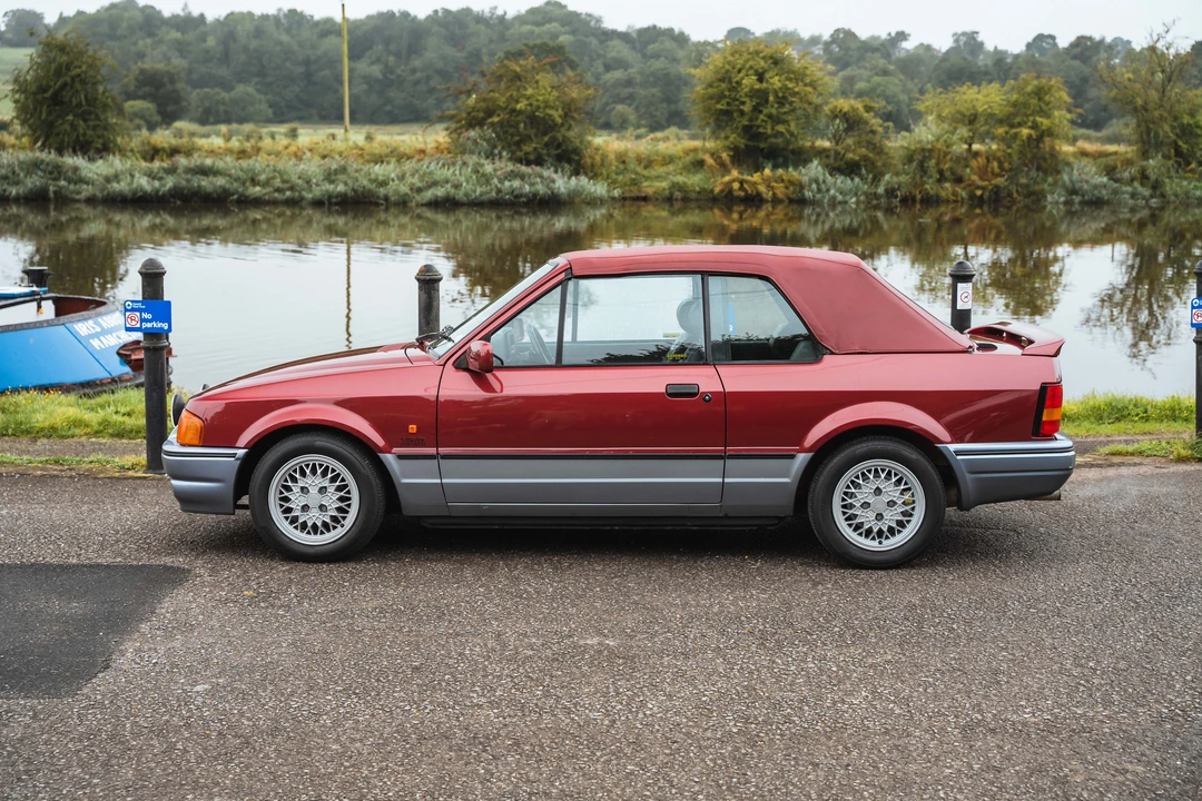 1990 Ford Escort - Image 4 of 31