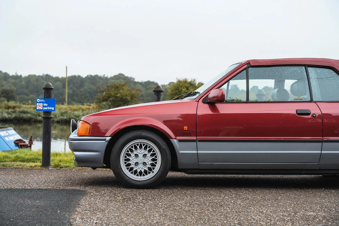 1990 Ford Escort - Image 24 of 31