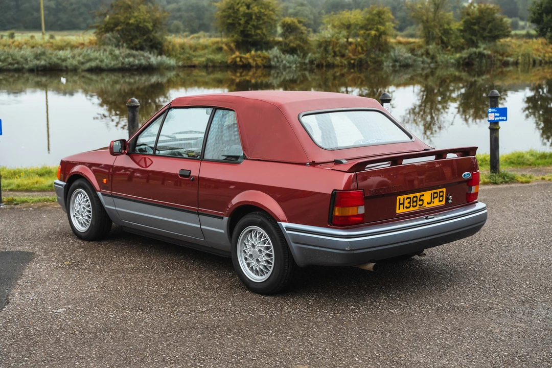 1990 Ford Escort - Image 13 of 31