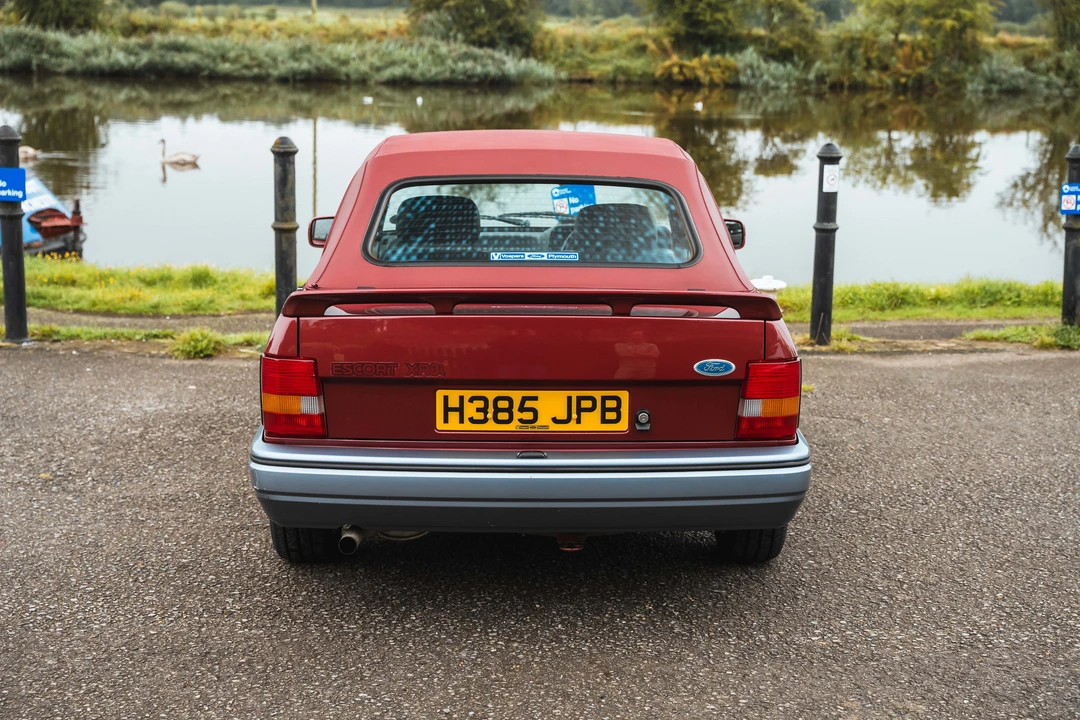 1990 Ford Escort - Image 6 of 31