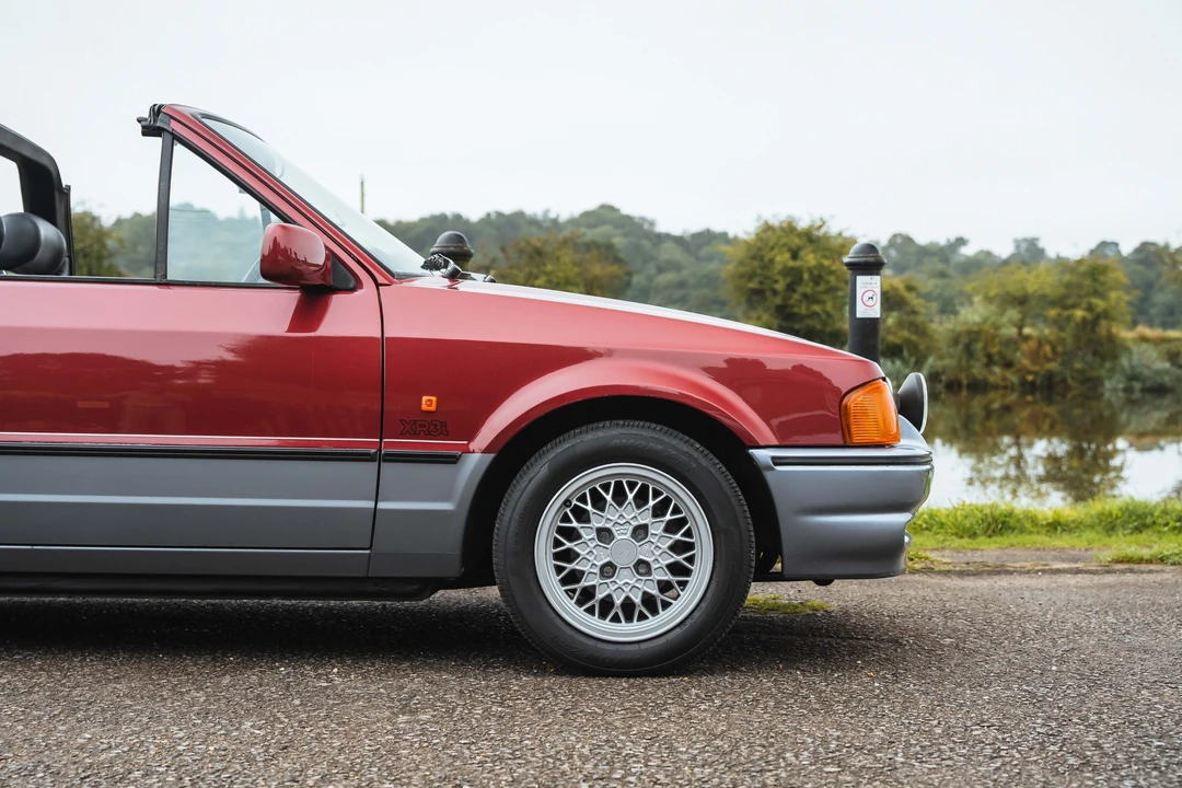 1990 Ford Escort - Image 27 of 31